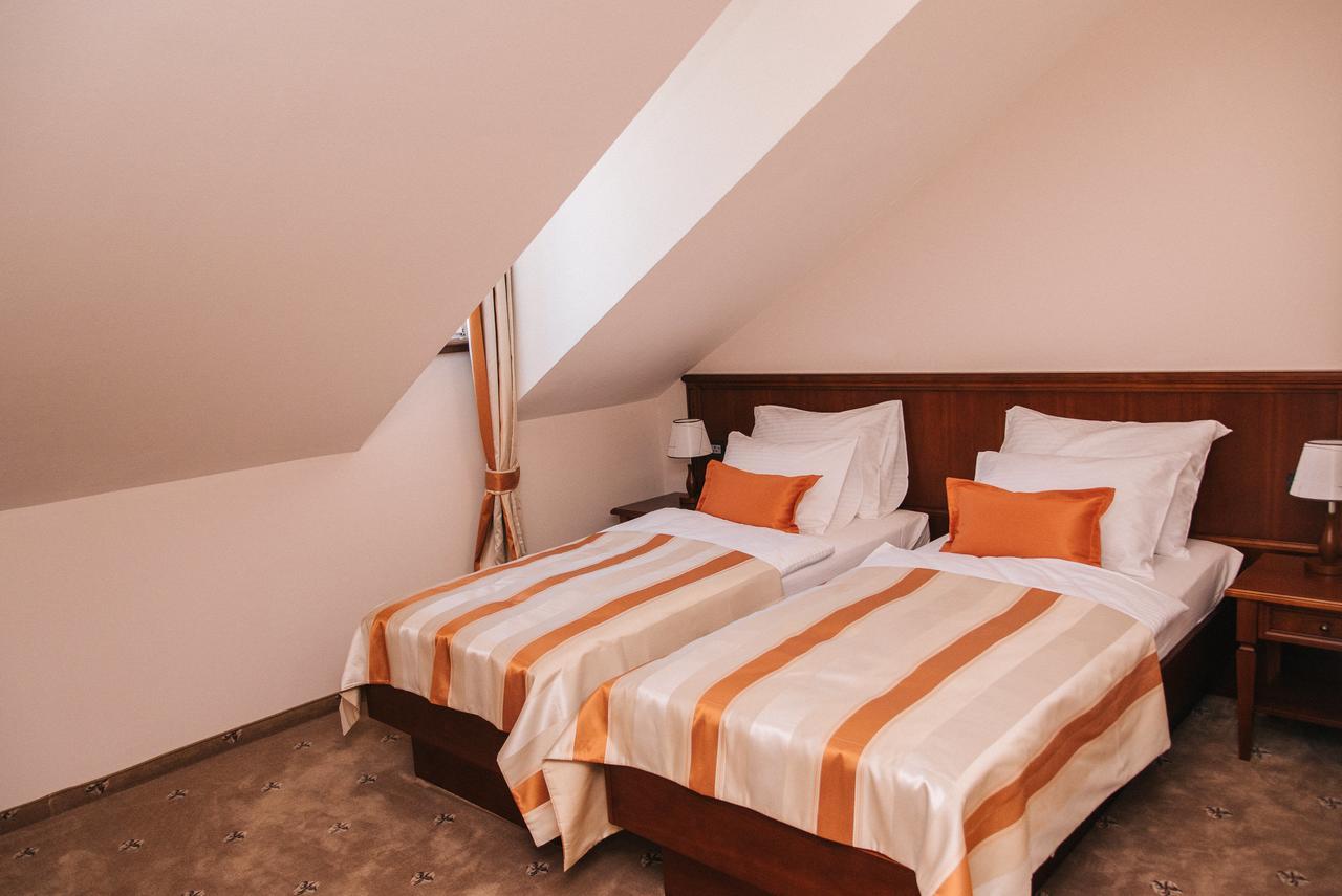 Hotel Stara Lika Gospić Buitenkant foto