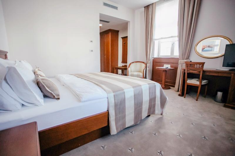 Hotel Stara Lika Gospić Buitenkant foto
