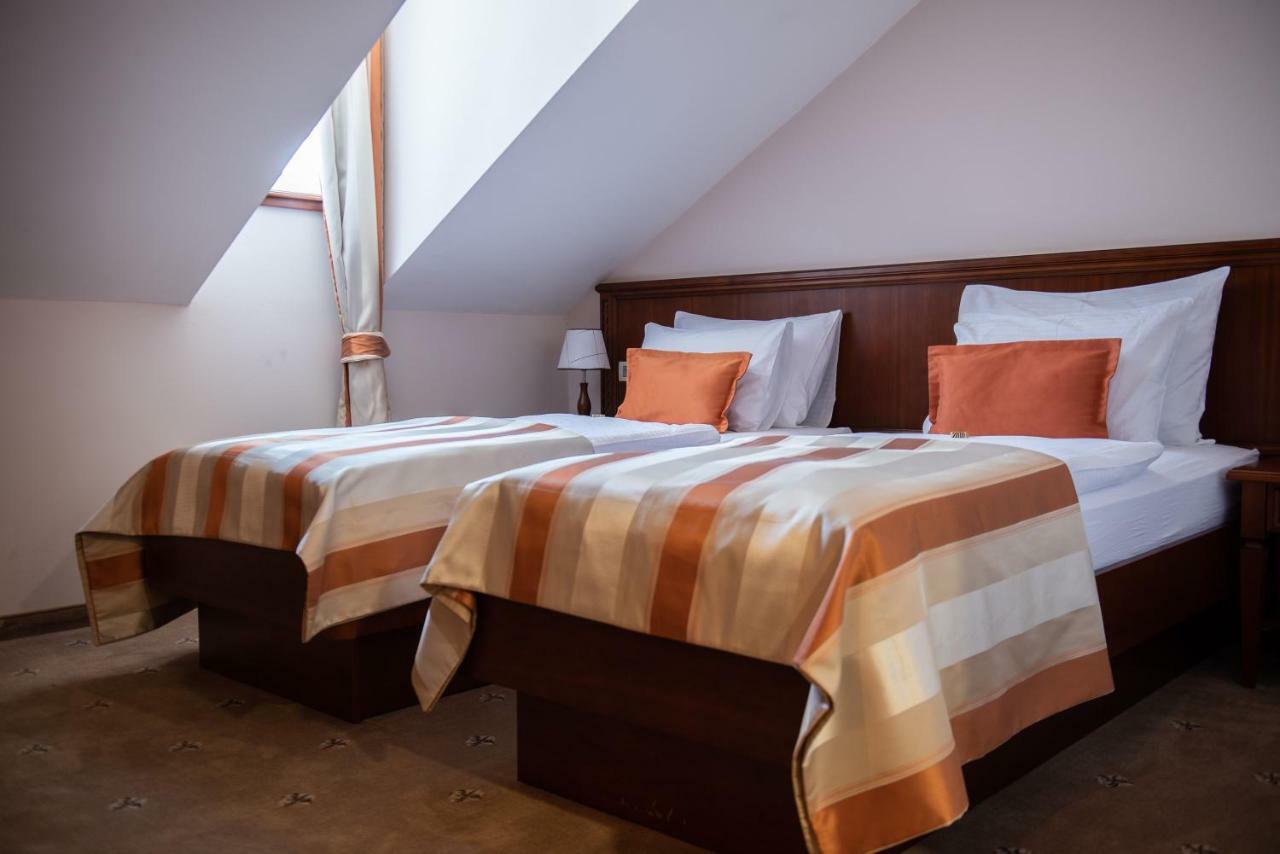 Hotel Stara Lika Gospić Buitenkant foto