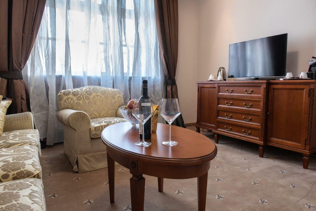 Hotel Stara Lika Gospić Buitenkant foto